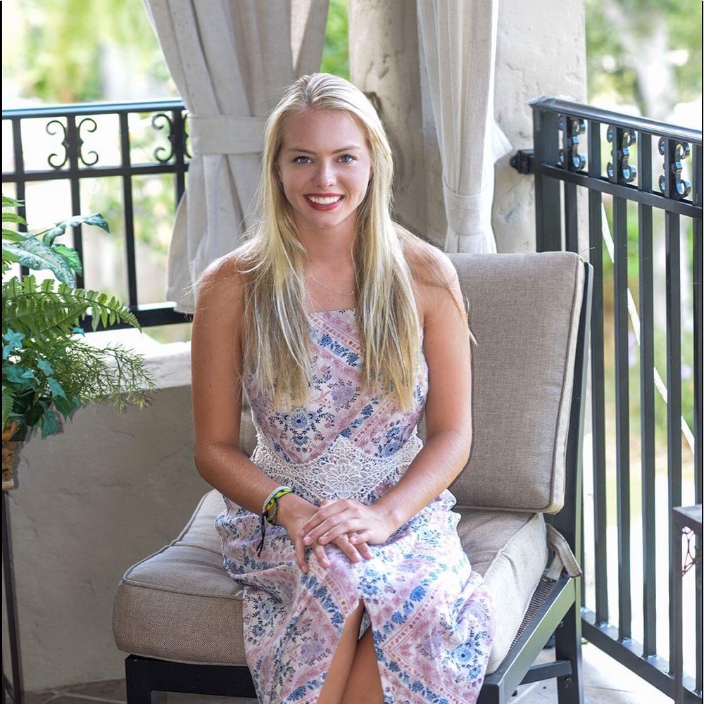 Samantha, Top 10% Seller, Top Rated & Posh Mentor